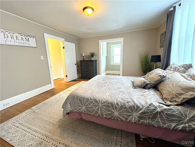 Building Photo - 124 Curtis Pl