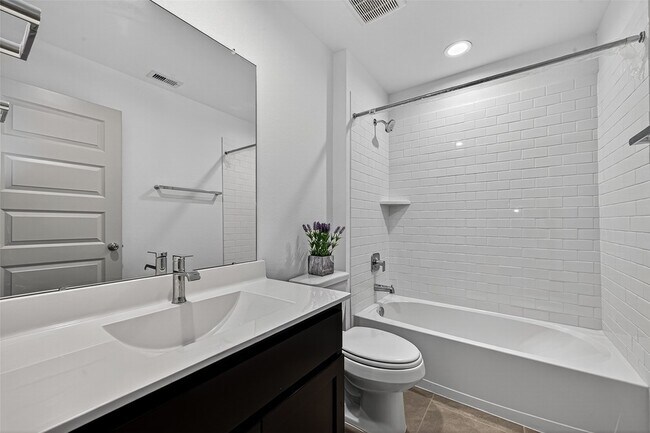 Building Photo - 31410 Hexan Hts Ln