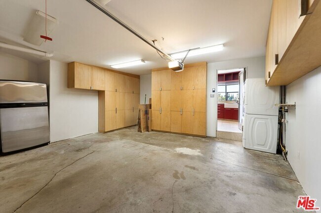 Building Photo - 1519 N Easterly Terrace