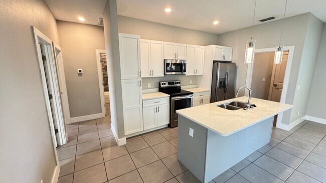 Building Photo - Beautiful 4 Br/2 Ba Home in Poinciana!!