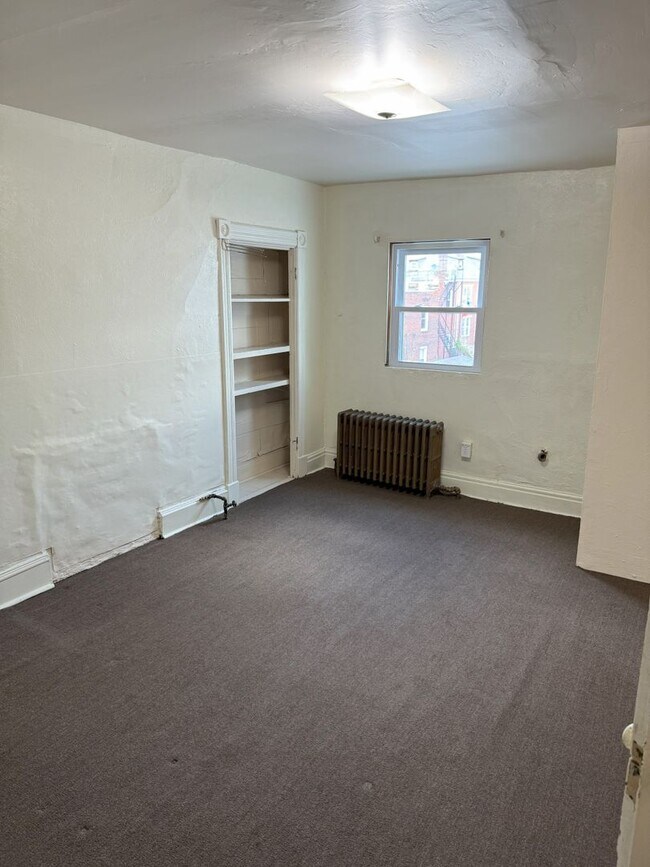 Building Photo - 413 Semple St