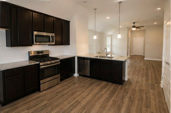 Building Photo - 5803 Aurora Ln