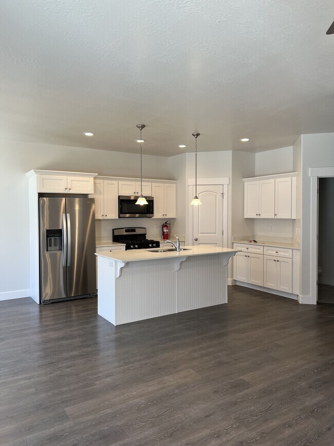 Building Photo - 3636 W 2280 N