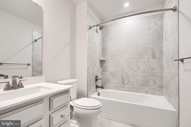 Building Photo - 13605 Otono Dr