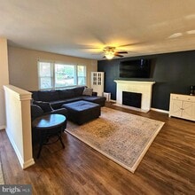 Building Photo - 7433 Grace St