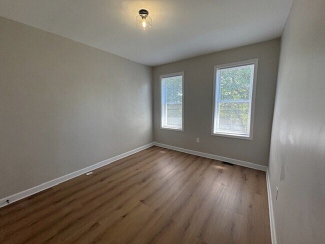 Building Photo - 2216 Whittier Ave