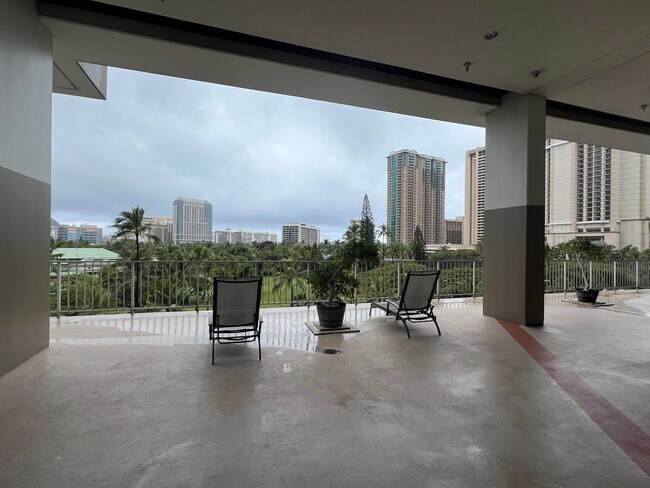 Building Photo - 1329