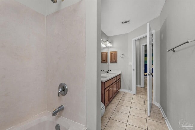 Building Photo - 2491 Parkridge Dr