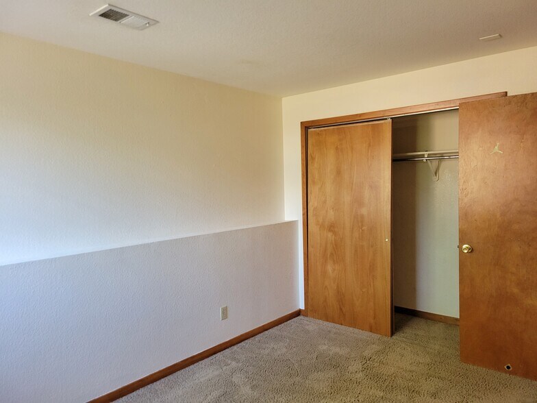 Building Photo - 4234 Flanders St