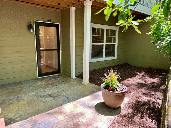 Building Photo - 2144 River Heights Ct SE