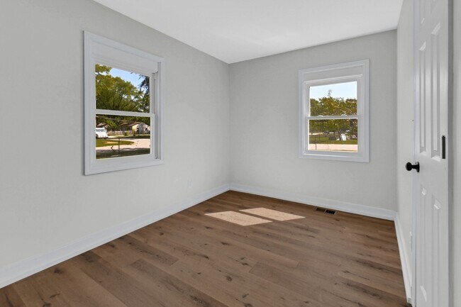 Building Photo - Houston Avenue