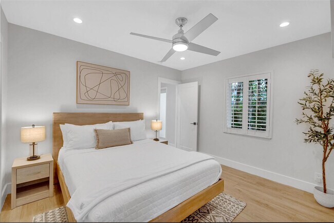 Building Photo - 1606 NE 18th Ave