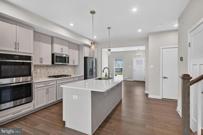 Building Photo - 1047 Watson Ct