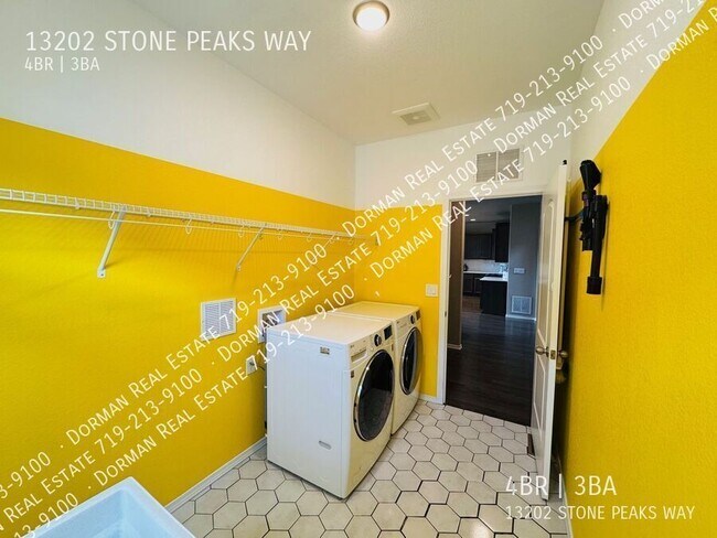 Building Photo - 13202 Stone Peaks Way