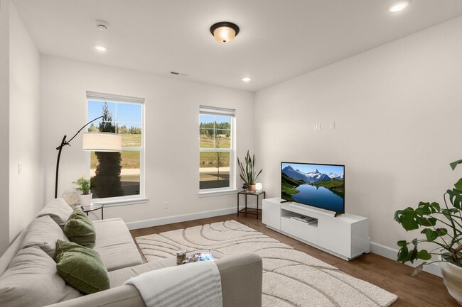 Building Photo - Modern 3 Bedroom, 2.5 Bathroom Townhome in South Cooper Mountain