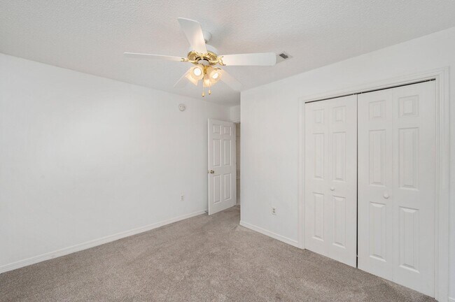 Building Photo - 2955 Sholtz Ave