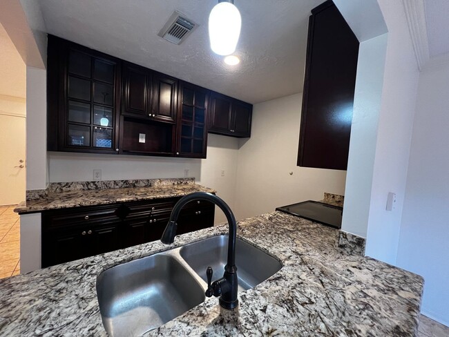 Building Photo - 3 Bedroom 2.5 Bath  Modern Condo Living: S...