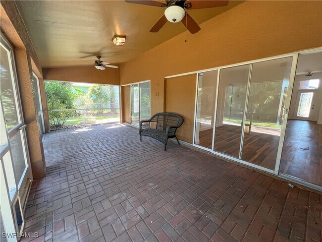Building Photo - 9511 Cypress Dr N