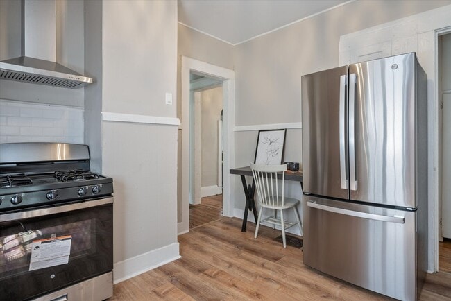 Building Photo - 4 Bedroom 2 Full Bath House | Front Porch ...