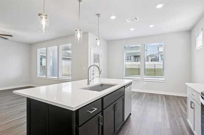 Building Photo - 2332 Delano Dr