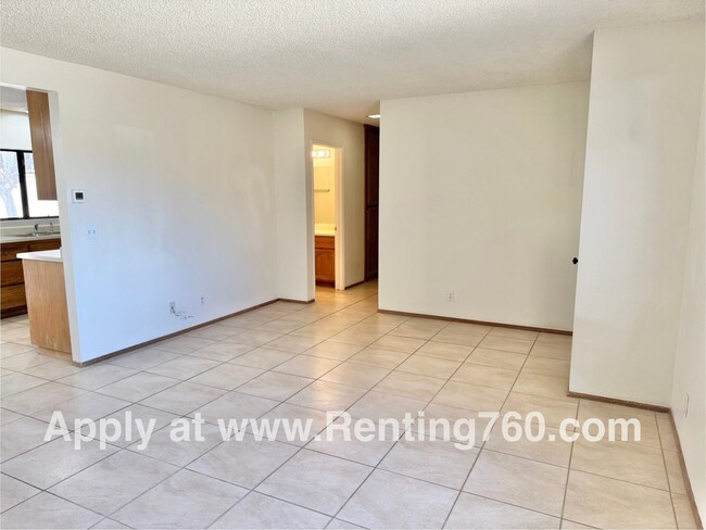 Building Photo - Beautiful and Spacious 3 Bedroom 2 Bathroo...