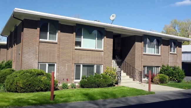 Building Photo - 549 Stringham Ave
