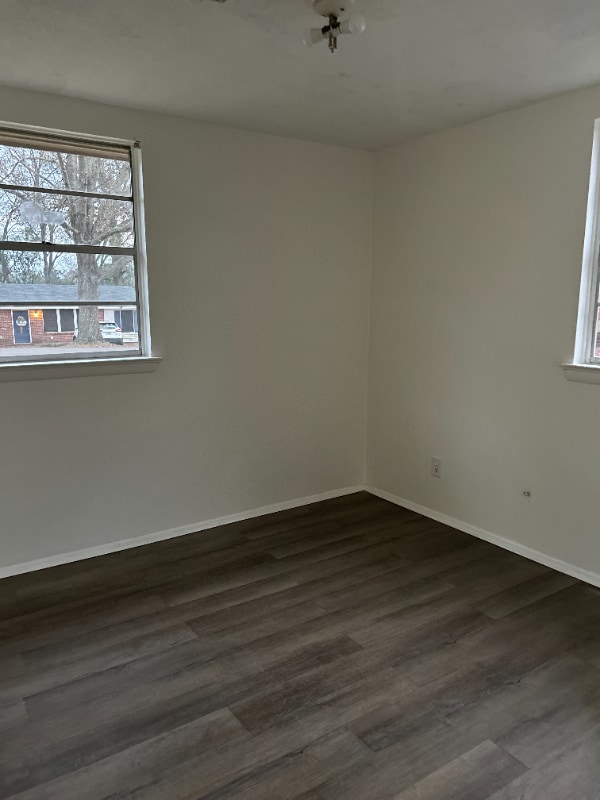 Building Photo - 507 Woodvale Rd