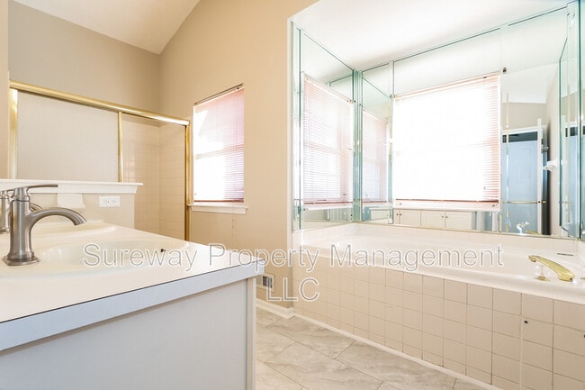 Building Photo - 1 Elkington Dr