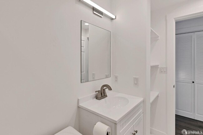 Building Photo - 68 Cayuga Ave