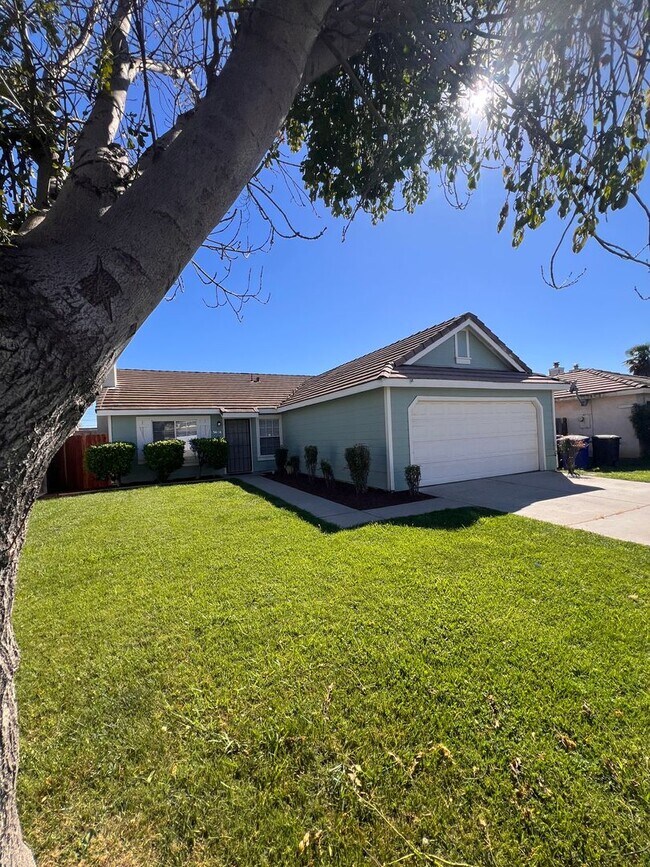 Building Photo - Available Now! Freshly Painted with lots of newness. Dry Creek Meadows Area