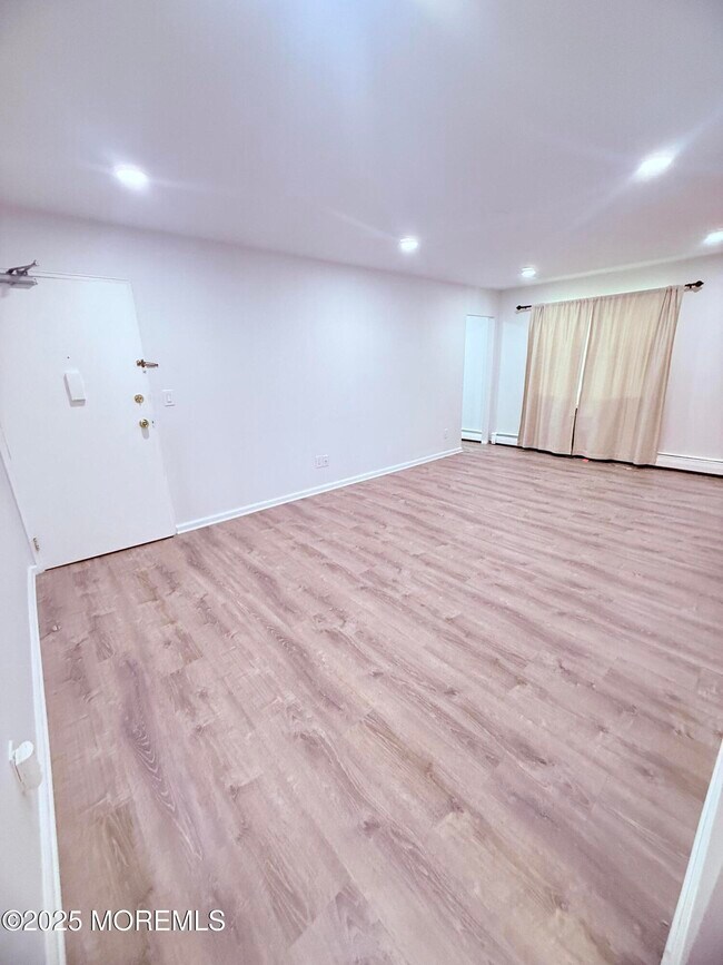 Building Photo - 28 Windsor Terrace