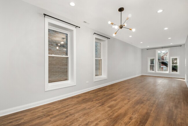 Building Photo - 2311 S Whipple St