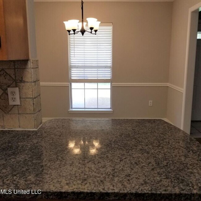 Building Photo - 1537 Chelsea Ln