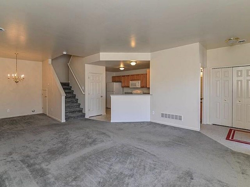 Building Photo - 2076 Cloverly Ln