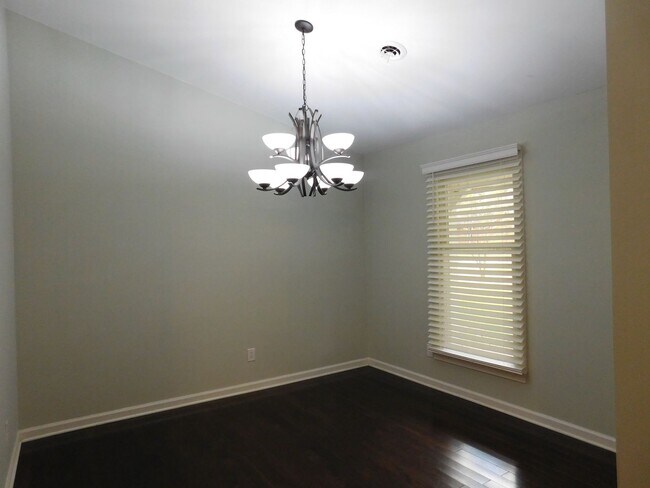 Building Photo - 278 Gatewood Dr