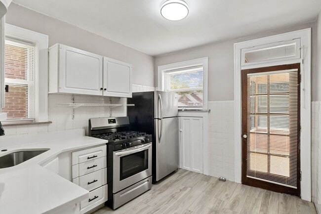 Building Photo - 5352 Itaska St