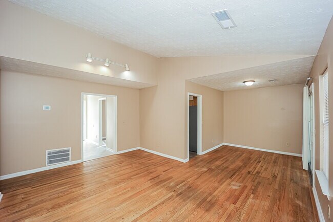 Building Photo - 6269 Valdez Dr