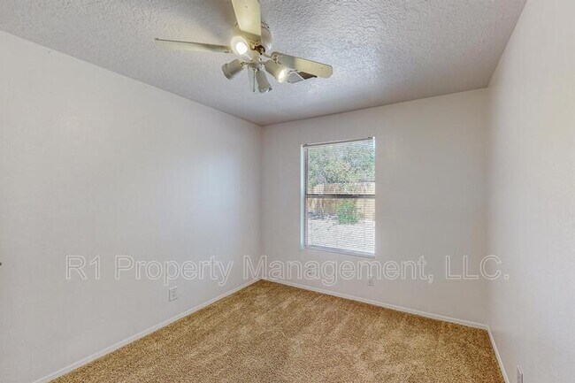 Building Photo - 1729 Chamisa Rd NE