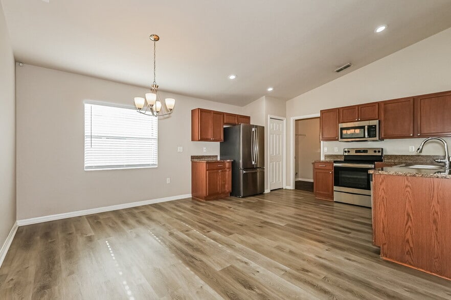 Building Photo - 34835 Redding Ln