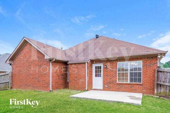 Building Photo - 146 Hickory Point Dr