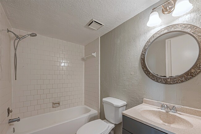 Building Photo - 5105 Beaver Hollow Dr