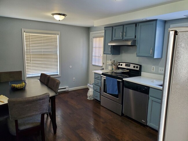Updated 2 Bedroom Townhouse - Updated 2 Bedroom  Townhouse