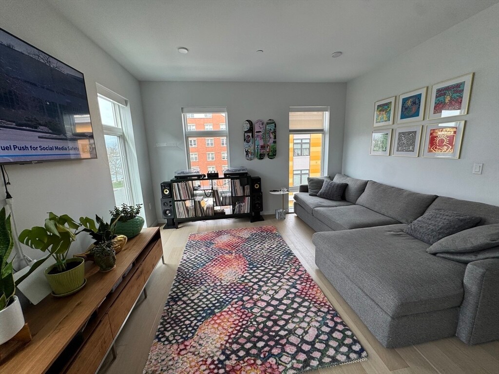 Building Photo - 1 Lisbon St