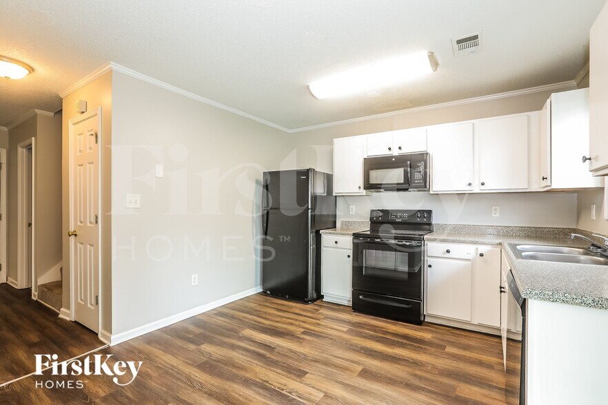 Building Photo - 4815 Bob White Run