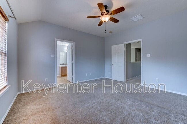 Building Photo - 47 Wickerdale Pl