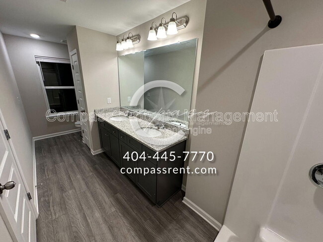 Building Photo - 112 Squarewood Ln NW