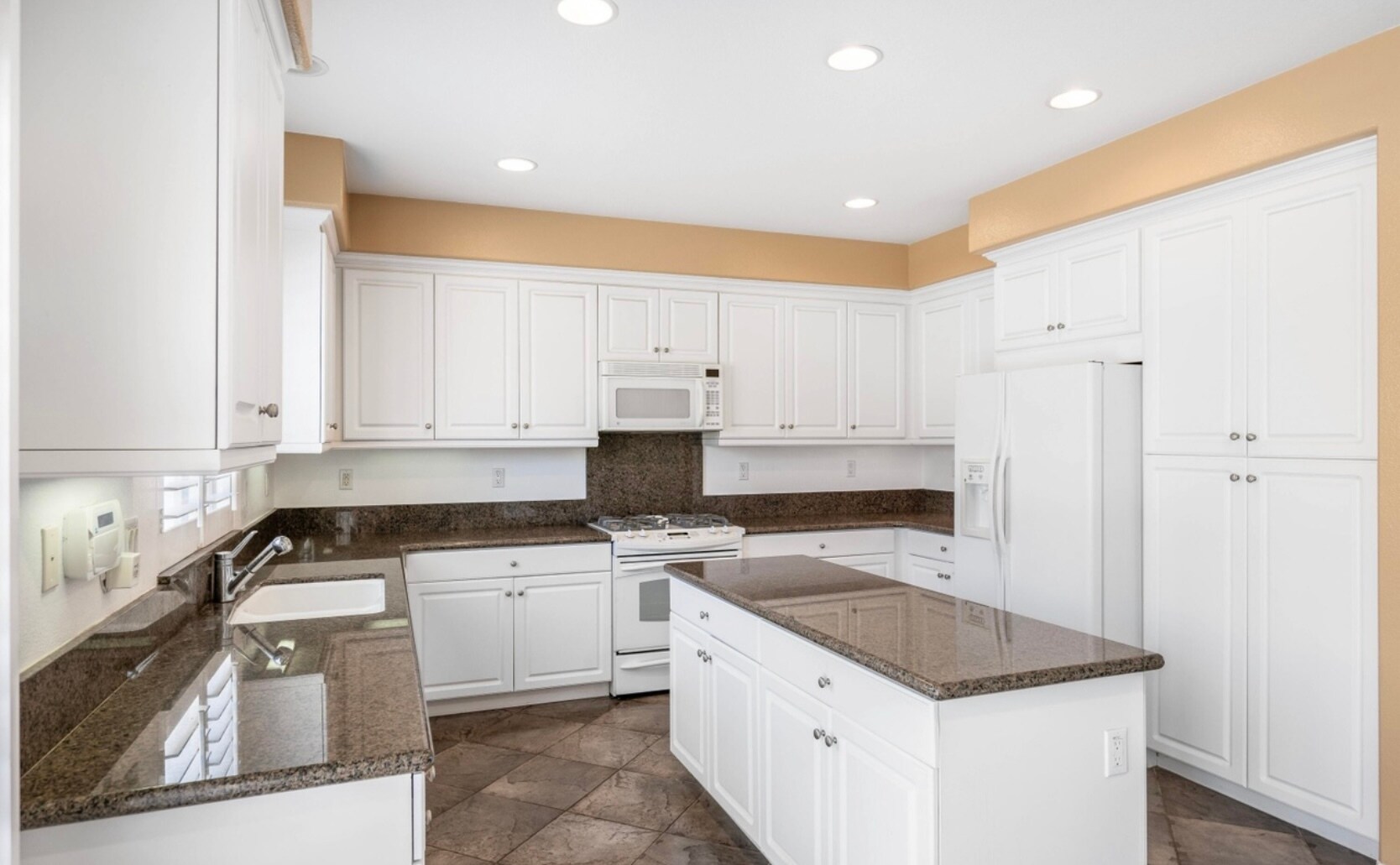 Building Photo - 29734 Big Dipper Way