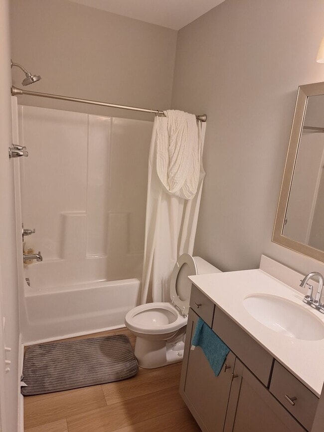 Building Photo - Beautiful Five Bedroom Home Located in Northeast Columbia!