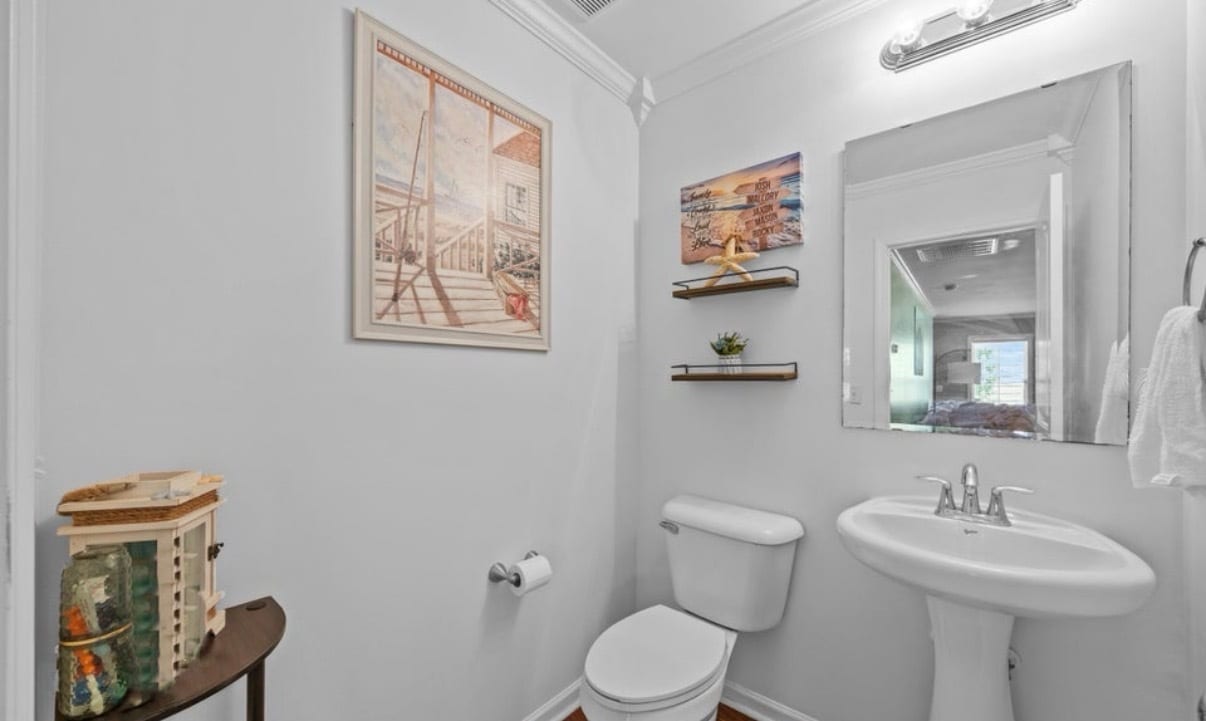 Building Photo - 553 Montego Ct