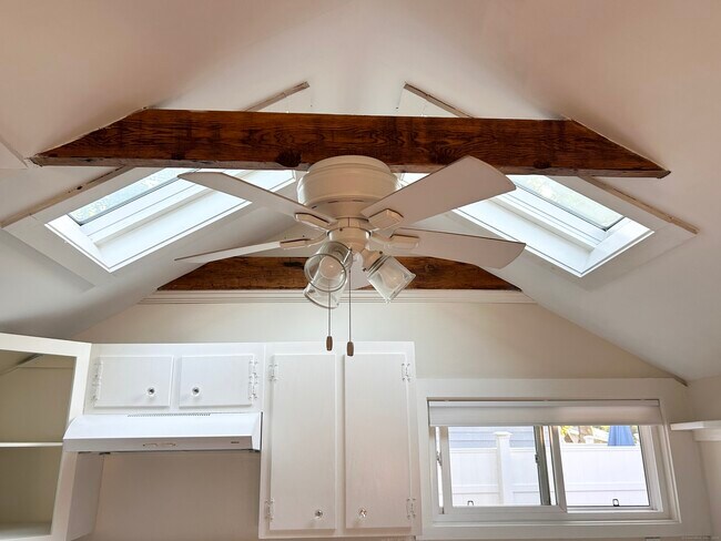 Building Photo - 6-5 5th St